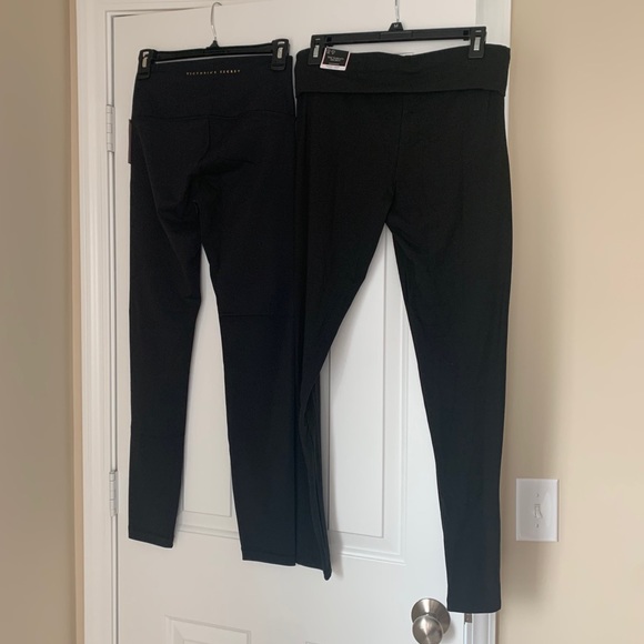 Victoria Secret Leggings - Size M - Picture 2 of 5